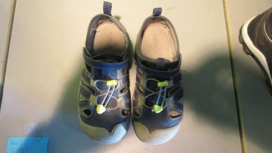 Used Keen Size 5 Hiking Sandals