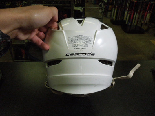 Used Cascade Pro 7 in White Size OSFM