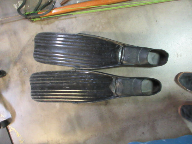 Load image into Gallery viewer, Used OMER Millennium Long Fin  Deep Dive Fins Size 9/11 34&quot;
