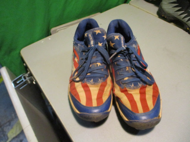 Load image into Gallery viewer, Used BOOMBAH Size 5 baseball Cleats
