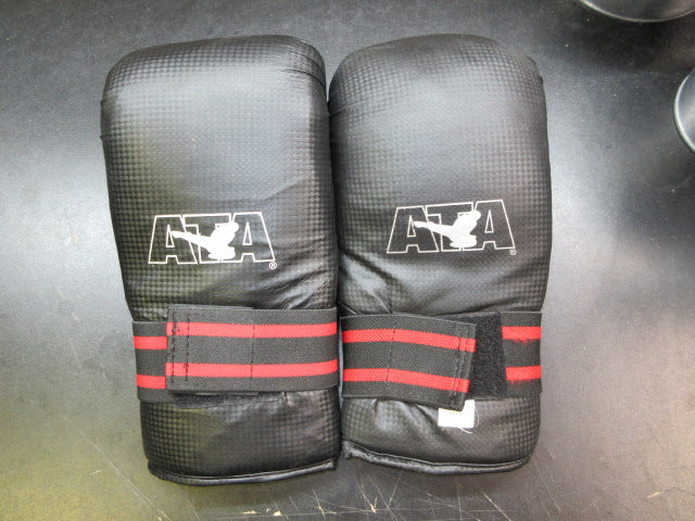Load image into Gallery viewer, Used ATA Boxing Gloves - Size Large

