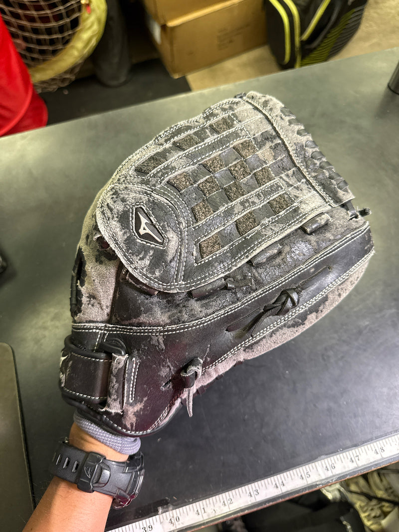 Load image into Gallery viewer, Used Mizuno Shadow Pro GSH1400 14" Outfielders Glove RHT
