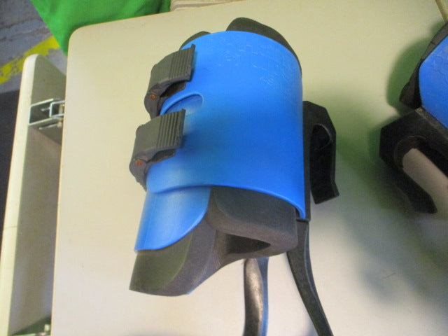 Load image into Gallery viewer, Used teeter Hang Ups Inversion Boots
