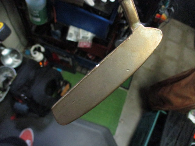 Load image into Gallery viewer, Vintage PING Cushin 4 Right Hand Blade Putter 85020
