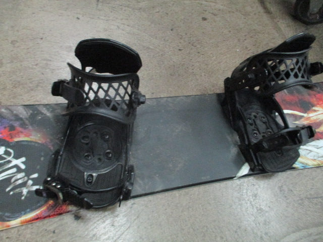 Load image into Gallery viewer, Used M8trix Size 120CM Snowboard W/ M8trix Bindings
