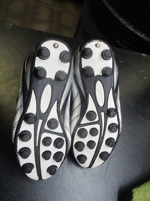 Load image into Gallery viewer, Vizari Verona Soccer Cleats Youth Size 9.5
