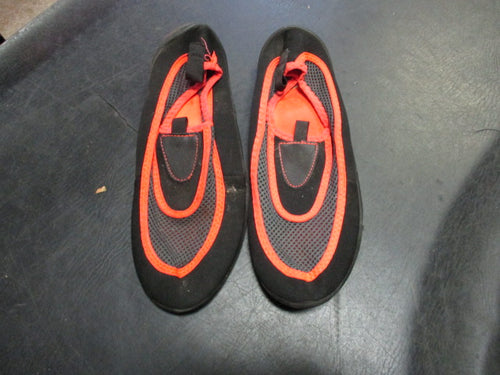 Used M 7-8 Water Shoes