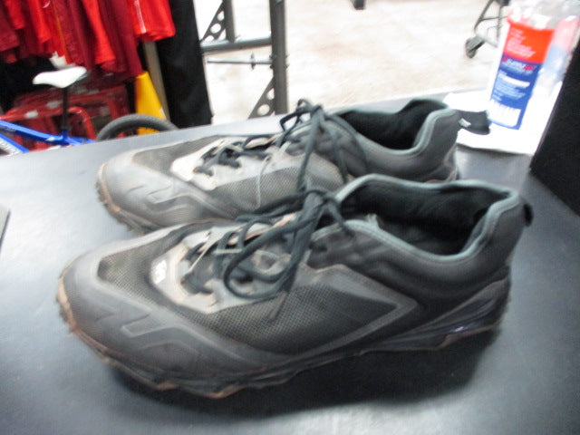 Load image into Gallery viewer, Used BoomBah Turf Cleats Size 13
