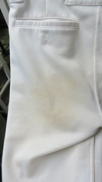 Load image into Gallery viewer, Used Mizuno Knicker Bottom Pants Youth Size XL - stains
