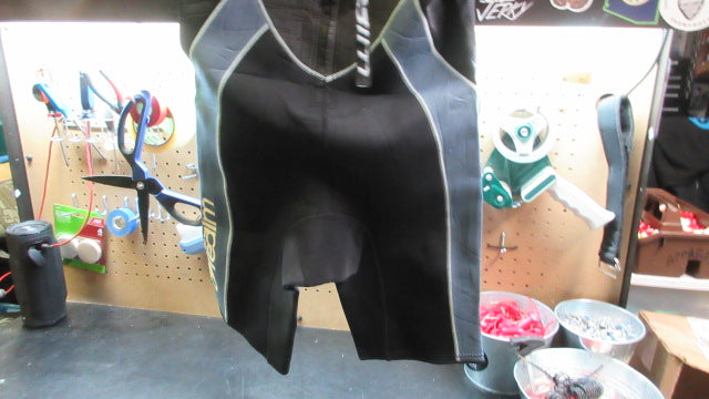Load image into Gallery viewer, Used The Realm Shorty Wet Suit - Size XL
