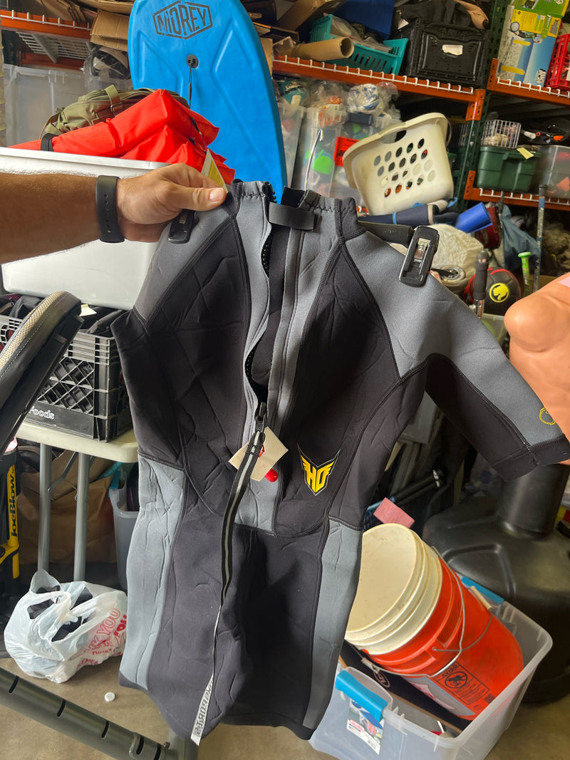 Load image into Gallery viewer, Used HO sports g back zip  Wet suit grey/black size junior 14
