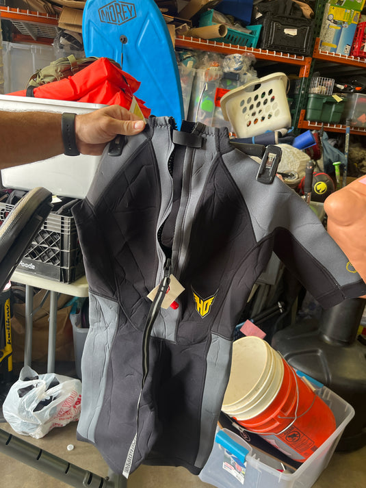 Used HO sports g back zip  Wet suit grey/black size junior 14