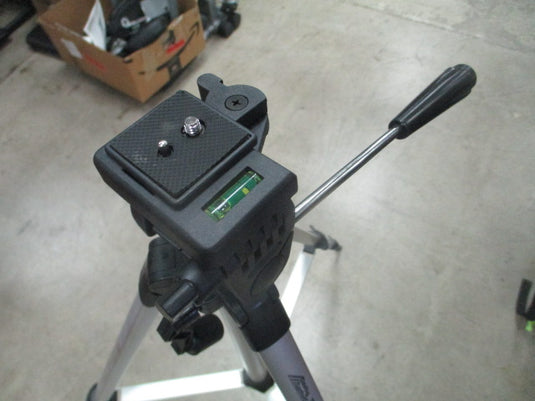 Used Davis & Stanford Traveler Tripod w/ Carry Bag