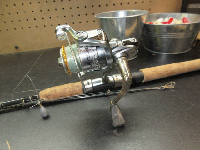 Load image into Gallery viewer, Used Ultra Cast ULT 2000 Fishing Rod
