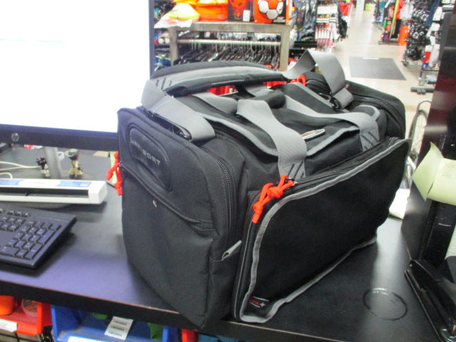 Load image into Gallery viewer, Used G.P.S Large Range Bag
