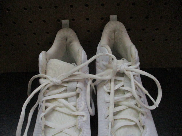 Load image into Gallery viewer, Used Under Armour Spotlight Franchise RM 2.0 Football Cleats - Size Youth 5.5
