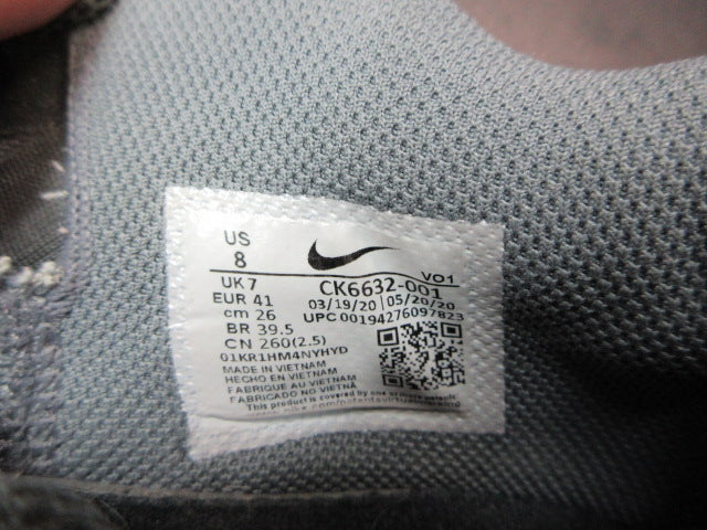 Load image into Gallery viewer, Used Nike Kobe Mamba Fury TB Sneakers - Size 8
