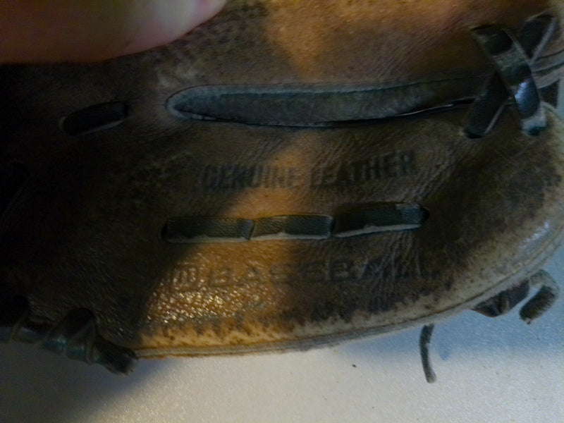 Load image into Gallery viewer, Used Wilson PG105 Pro Size 10 1/2  Baseball Glove
