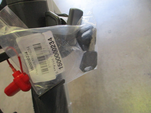 Load image into Gallery viewer, Used Thule OutWay Hanging 3-Bike Trunk Rack
