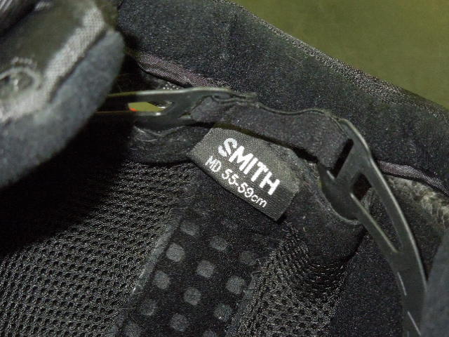 Load image into Gallery viewer, Used Smith Holt Snow Helmet in Matte Lava Size MD
