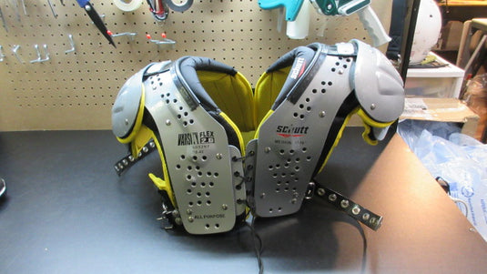 Used Schutt Varsity Flex 2.0 Shoulder Pads - Medium 17