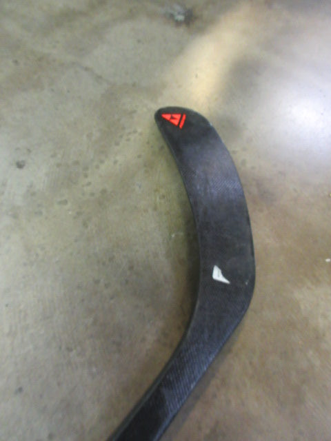 Load image into Gallery viewer, Used Fischer W150 66&quot;  Ice Hockey Stick
