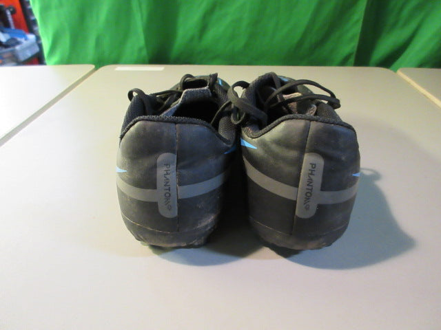 Load image into Gallery viewer, Used Nike Phantom Youth Size 5 Soccer Cleats
