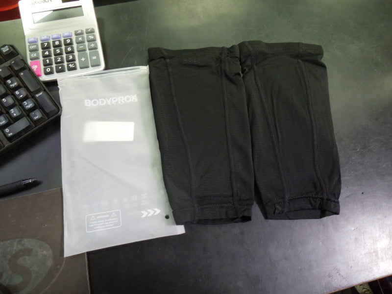 Load image into Gallery viewer, Like New Bodyprox Shin Guard Sleeves Size Large
