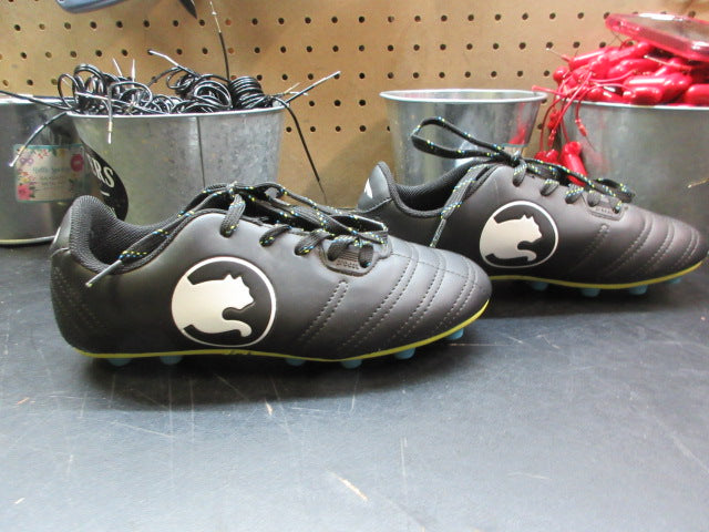 Load image into Gallery viewer, Used Puma Speed Force Soccer Cleats - Size 2
