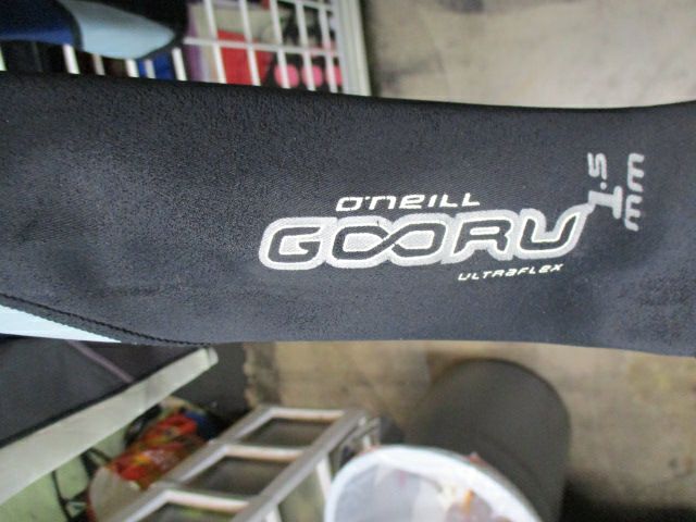 Load image into Gallery viewer, Used O&#39;Neil Gooru 1.5mm Wet Suit Top Size 6 - small wear
