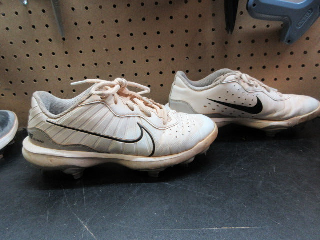 Load image into Gallery viewer, Used Nike Alpha Huarache Varsity 4 Low Metal Baseball Cleats - Size 7
