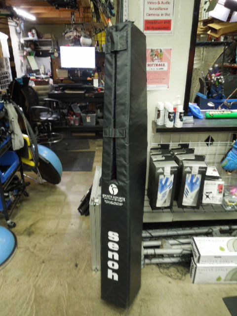 Load image into Gallery viewer, Complete Senoh DE11 Indoor Gym Volleyball Net, Poles and Pads System
