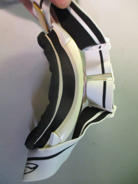 Load image into Gallery viewer, Used Smith HR-1 Snow GOGGLES With Bag
