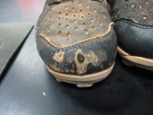 Load image into Gallery viewer, Used Under Armour Leadoff Size Youth 1 Baseball Cleats
