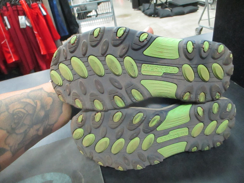 Load image into Gallery viewer, Used Merrell Size 1 Kids Hiking Shoes
