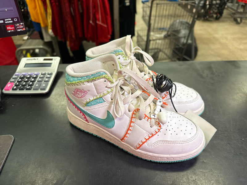 Load image into Gallery viewer, Used Nike Air Jordans
