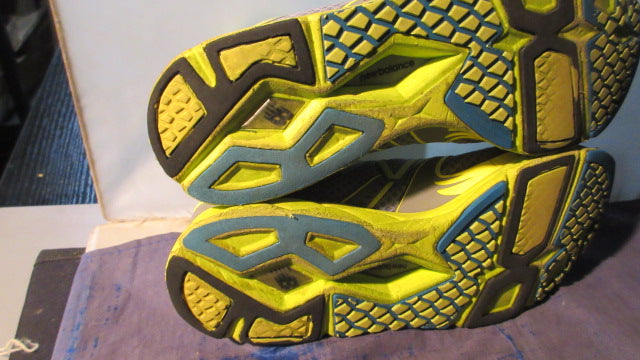 Load image into Gallery viewer, Used New Balance RC1400 Running Shoes Adult Size 9 - worn
