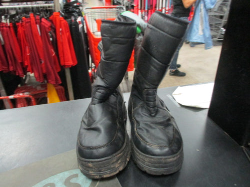 Used WFS Size 9 Snow Boots