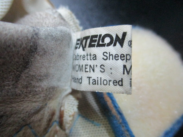 Load image into Gallery viewer, Used Ektelon Rawquetball GLove Women&#39;s Size Medium
