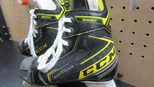 Used CCM Supe Tacks 9350 Hockey Skates - Size 11k