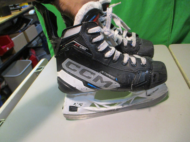 Load image into Gallery viewer, Used CCM Jet Speed FT 680 Size 2 Hockey Skates
