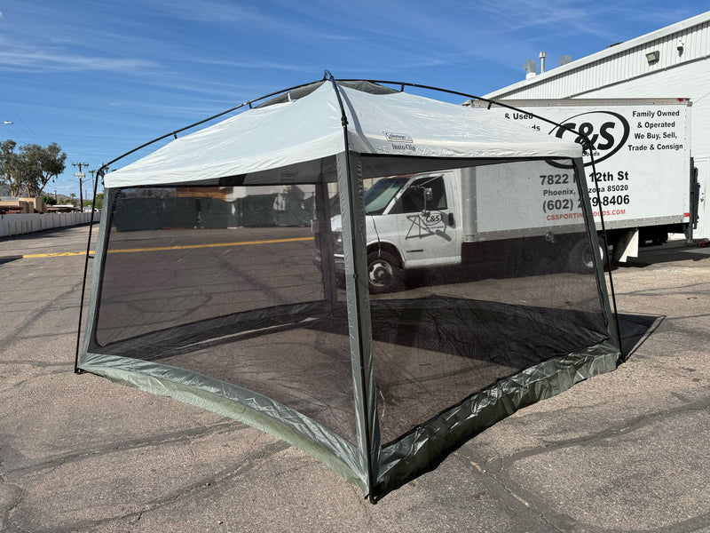 Load image into Gallery viewer, Used Coleman 13 x 11' Easy Clip in Screen House
