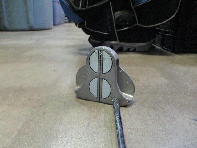 Load image into Gallery viewer, Used White Junior 30" Putter -  RH

