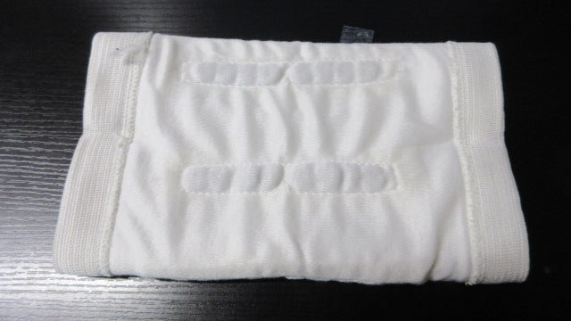 Load image into Gallery viewer, Used White Knee Sleeve w/ Metal Support - wear
