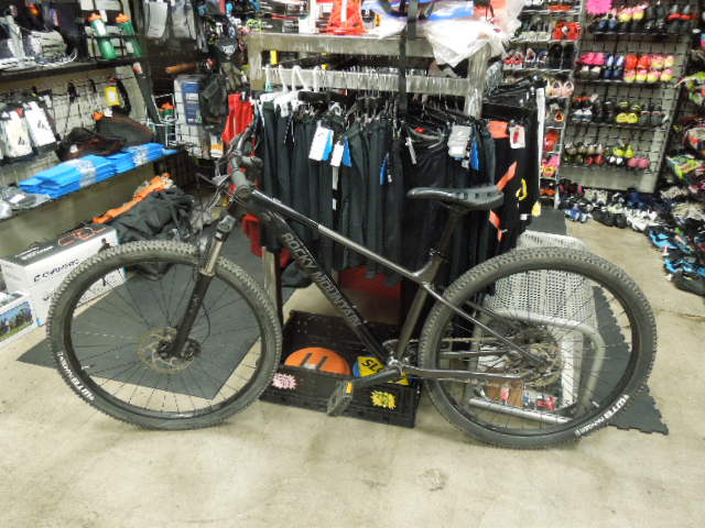 Load image into Gallery viewer, Used Rocky Mountain Fusion 10 Mountain Bike 17" 29"
