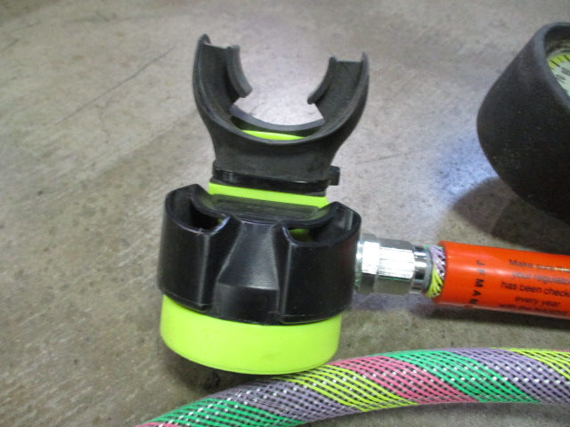 Load image into Gallery viewer, Used USA Divers Mira Dual Stage Regulator Hoses
