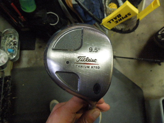 Load image into Gallery viewer, Used Titleist 975D 9.5º  Right Hand Driver
