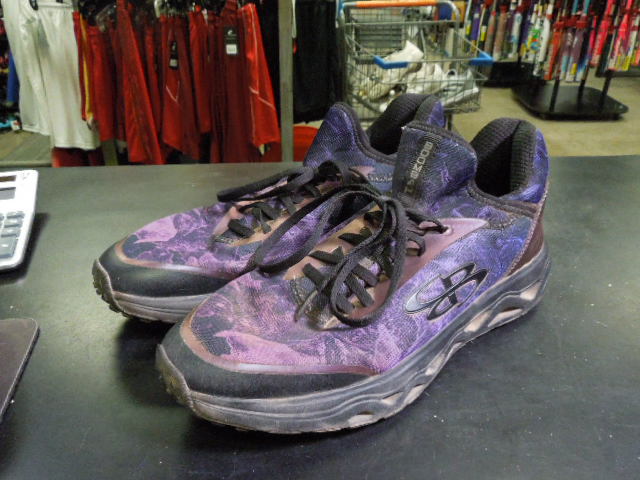 Load image into Gallery viewer, Used Boombah Turf Shoes Size 9
