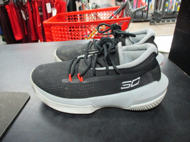 Load image into Gallery viewer, Used Under Armour Sc 3zer0 III Size Youth 3 Basketball Shoes
