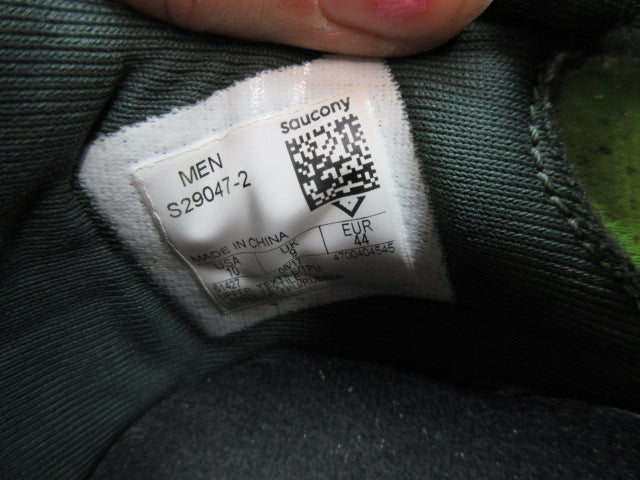 Load image into Gallery viewer, Used Marathon Sports Saucony Vendetta 3 Running Shoes - Size 10
